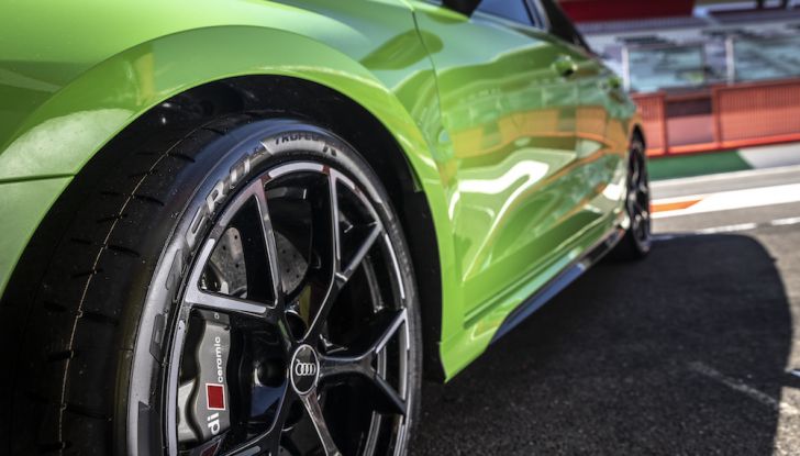 [VIDEO] Audi RS3 Sportback, prova in pista al Mugello: con l’RS Torque Splitter va anche di traverso! - Foto 24 di 28