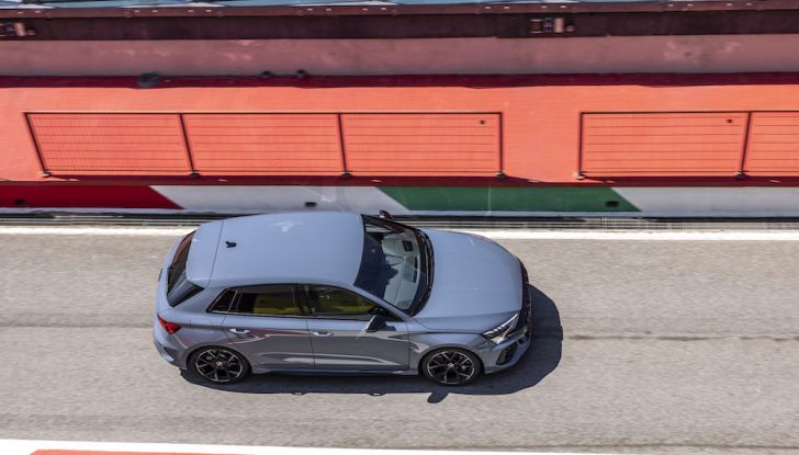 [VIDEO] Audi RS3 Sportback, prova in pista al Mugello: con l’RS Torque Splitter va anche di traverso! - Foto 14 di 28