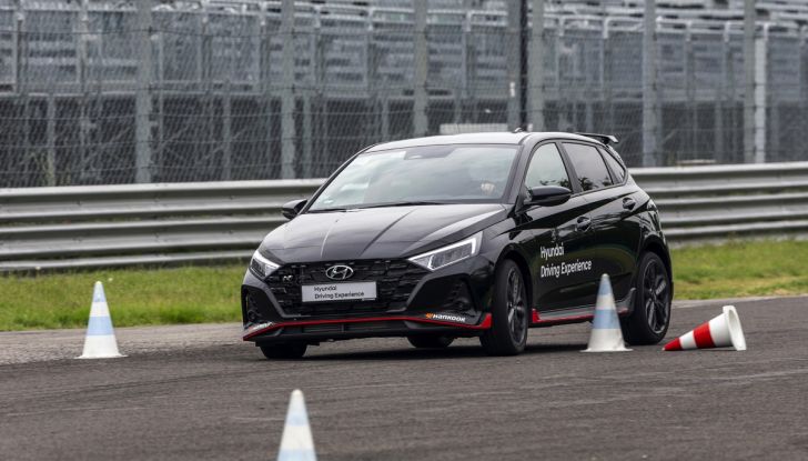 [VIDEO] Hyundai Driving Experience, tutto quello che dovete sapere sui corsi di guida in pista con la gamma N - Foto 32 di 44