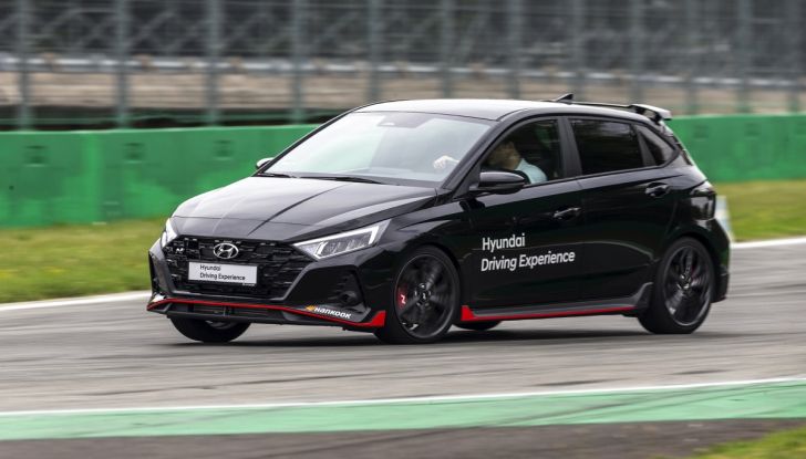 [VIDEO] Hyundai Driving Experience, tutto quello che dovete sapere sui corsi di guida in pista con la gamma N - Foto 37 di 44