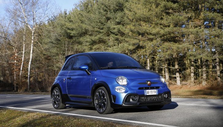 Abarth 695: ecco la versione Tributo 131 Rally da 180 cavalli - Foto 8 di 14