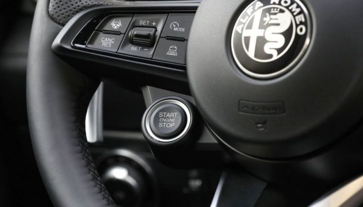 Alfa Romeo Tonale vince il premio Auto Più Bella del Web 2022 - Foto 12 di 26