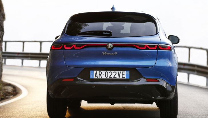 Alfa Romeo Tonale Plug-In Hybrid Q4: prova su strada della versione da 280 CV - Foto 24 di 47