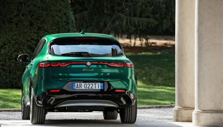Alfa Romeo Tonale Plug-In Hybrid Q4: prova su strada della versione da 280 CV - Foto 37 di 47