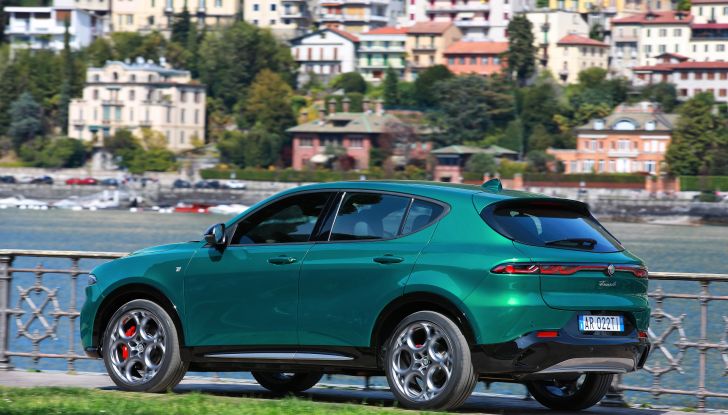 Alfa Romeo Tonale Plug-In Hybrid Q4: prova su strada della versione da 280 CV - Foto 38 di 47