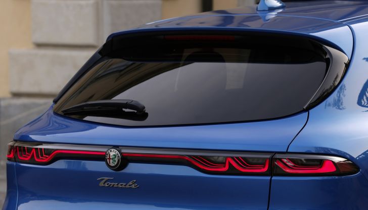 Alfa Romeo Tonale Plug-In Hybrid Q4: prova su strada della versione da 280 CV - Foto 41 di 47