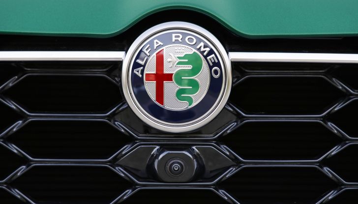 Alfa Romeo Tonale Plug-In Hybrid Q4: prova su strada della versione da 280 CV - Foto 42 di 47