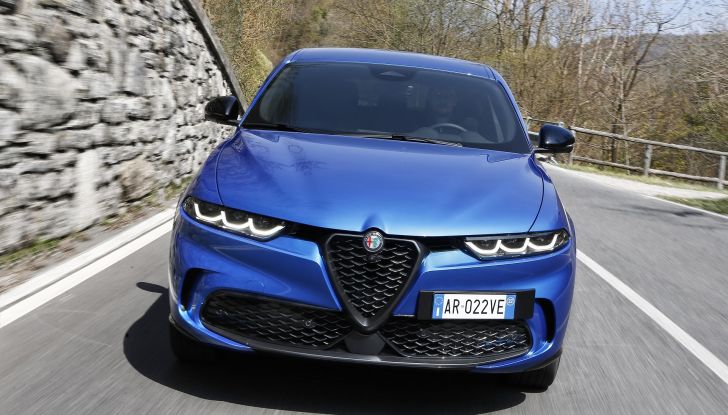 Alfa Romeo Tonale Plug-In Hybrid Q4: prova su strada della versione da 280 CV - Foto 16 di 47