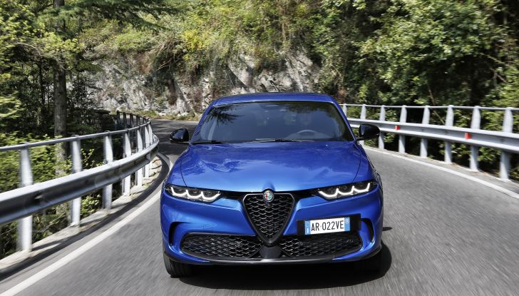 Alfa Romeo Tonale Plug-In Hybrid Q4: prova su strada della versione da 280 CV - Foto 18 di 47