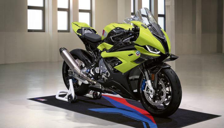 BMW Motorrad presenta la M 1000 RR 50 Years, versione speciale della SBK tedesca - Foto 1 di 13