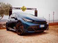 Cupra Born fa squadra con la VR46 Riders Academy di Valentino Rossi!