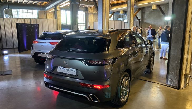 DS3 e DS7 Crossback: ordinabili le limited edition “Toits de Paris” e “Ligne Noire” - Foto 9 di 17