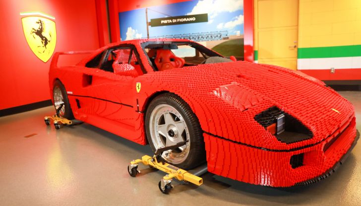 A Legoland in California arriva la Ferrari F40 in formato mattoncino! - Foto 1 di 15