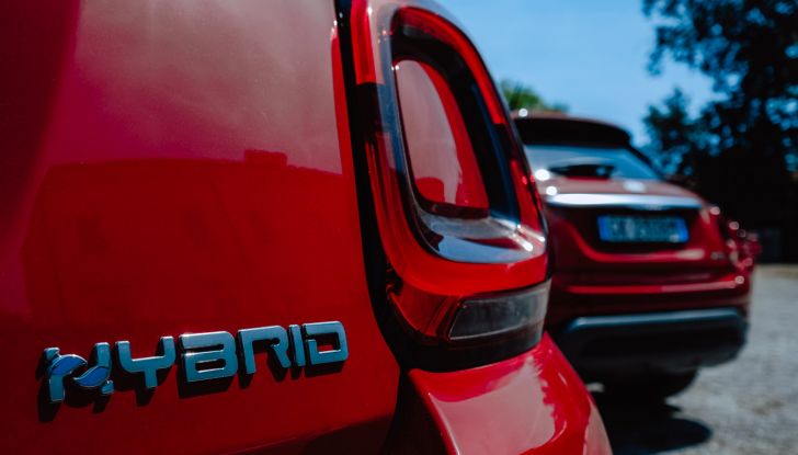 Fiat 500X Hybrid 2022: il test drive del crossover col nuovo motore ibrido sulle strade toscane - Foto 4 di 10