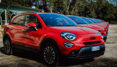 Fiat 500X Hybrid 2022: il test drive del crossover col nuovo motore ibrido sulle strade toscane