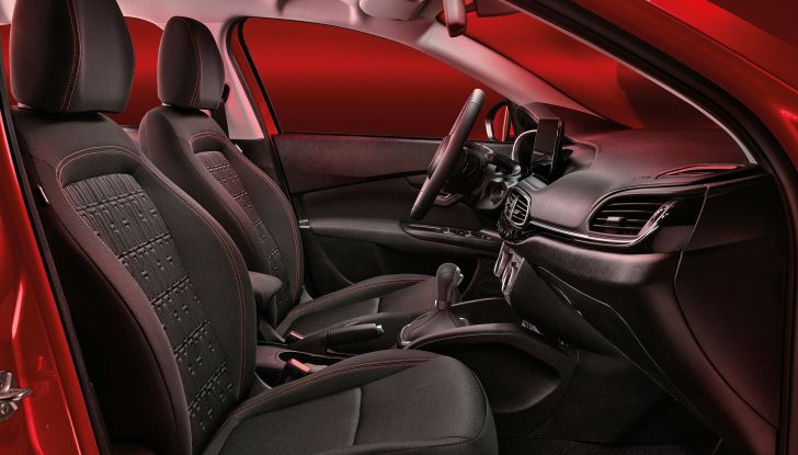 Fiat Tipo Hybrid 2022: la prova su strada del nuovo ibrido da 130 CV - Foto 13 di 18