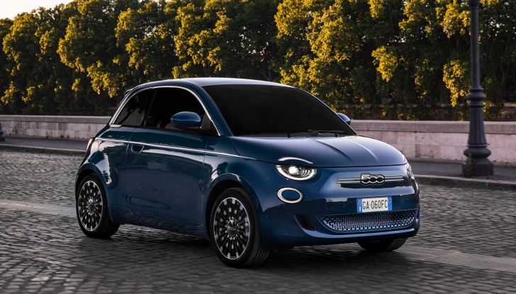 Hertz punta sulle auto elettriche e amplia la propria gamma da noleggio - Foto 2 di 9