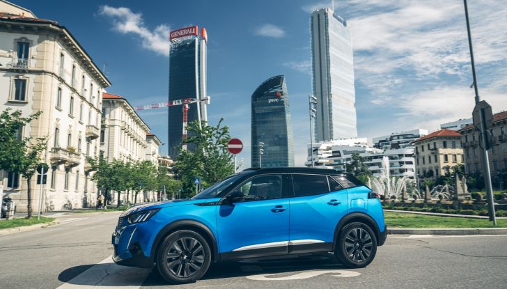 Hertz punta sulle auto elettriche e amplia la propria gamma da noleggio - Foto 6 di 9