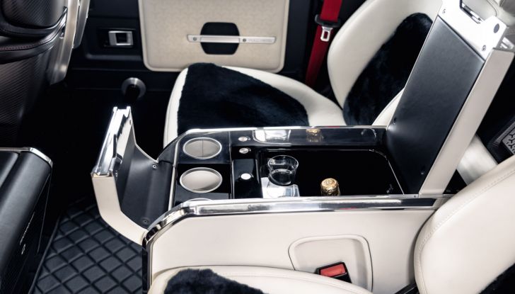 Land Rover Defender: la versione di Tecniq omaggia il Chinook della RAF - Foto 6 di 6