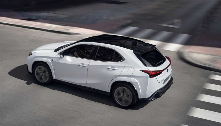 Lexus UX Hybrid 2023: il restyling di metà carriera è ancora più completo - Foto 4 di 10