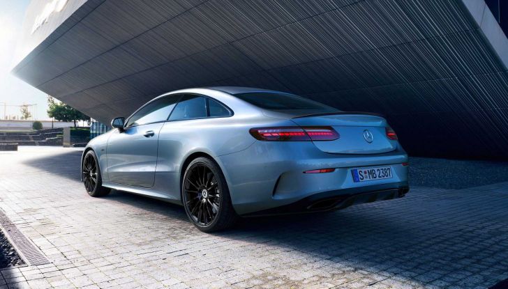 Mercedes Classe E 2022: la nuova versione speciale si chiama “Night Edition” - Foto 3 di 7