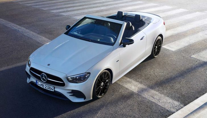 Mercedes Classe E 2022: la nuova versione speciale si chiama “Night Edition” - Foto 1 di 7
