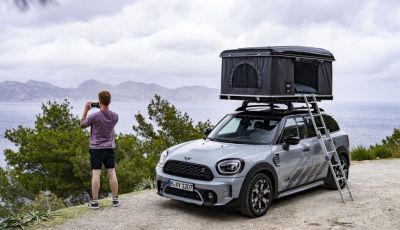 Mini Cooper S Countryman All4: il listino accessori comprende anche una tenda da campeggio