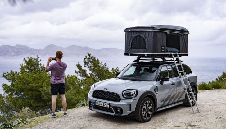 Mini Cooper S Countryman All4: il listino accessori comprende anche una tenda da campeggio - Foto 1 di 9