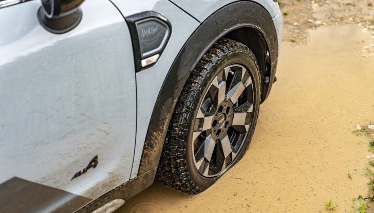 Mini Cooper S Countryman All4: il listino accessori comprende anche una tenda da campeggio - Foto 8 di 9