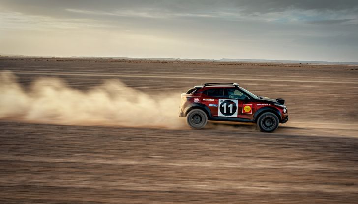 Nissan Juke Hybrid: il prototipo Rally Tribute a tutta velocità nel deserto! - Foto 3 di 14