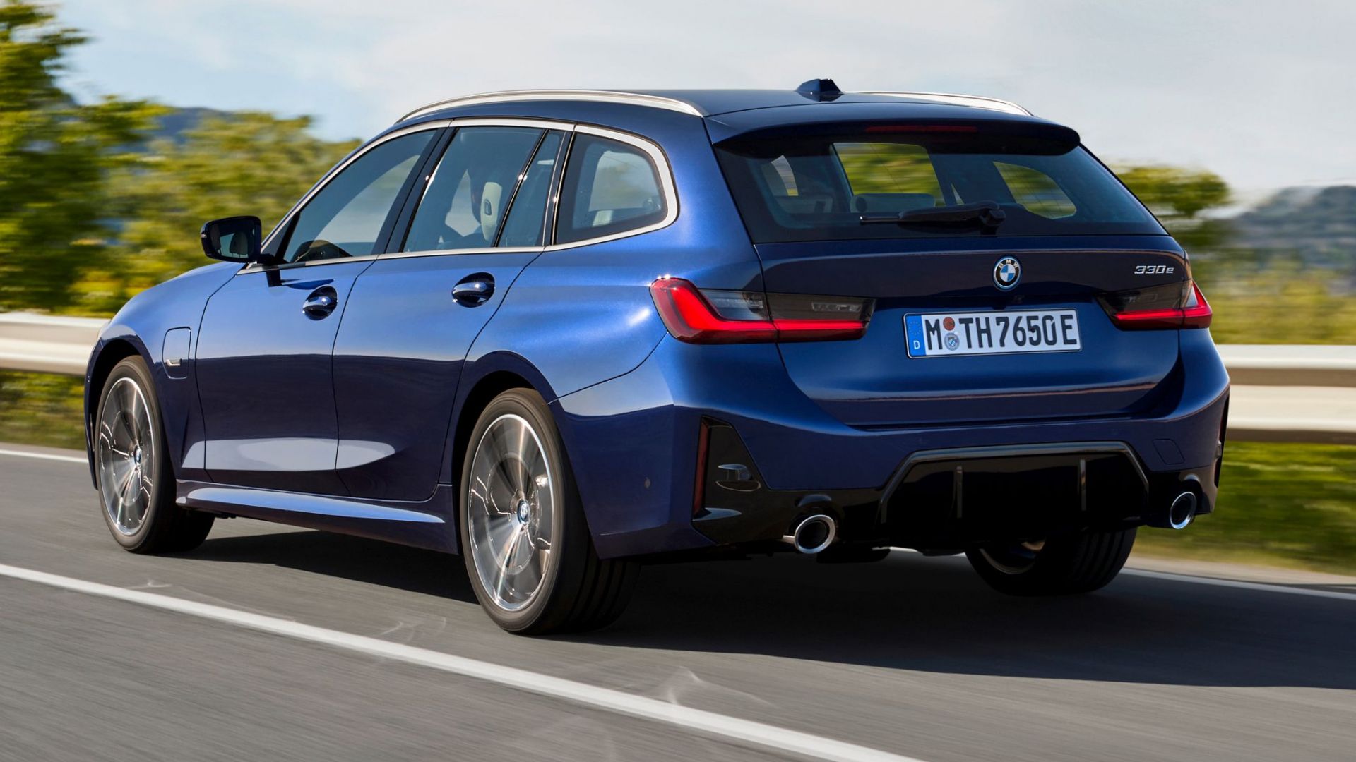 Nuova BMW Serie 3 2022: il restyling è ancora più raffinato e tecnologico -  Infomotori