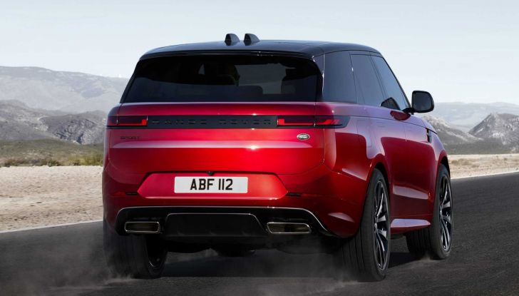 Range Rover Sport 2022: la terza generazione del SUV sportivo si rifà il look - Foto 3 di 14