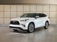 Toyota Highlander: nuovi motori e più tecnologia per il MY2023
