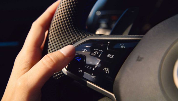 Volkswagen ID.Golf: il futuro della berlina tedesca è elettrico - Foto 10 di 15