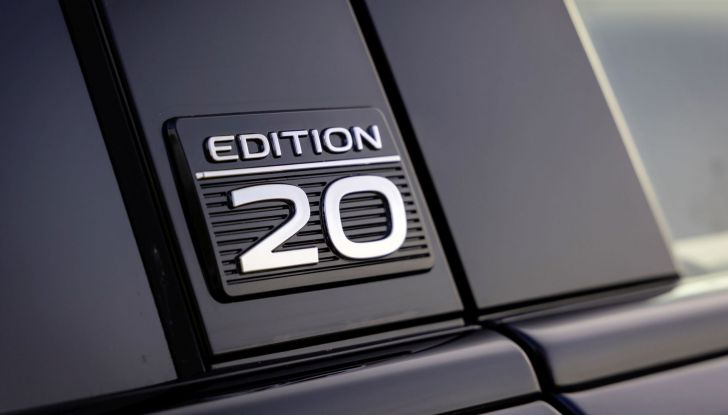 Volkswagen Touareg: a metà giugno arriva la versione speciale “Edition 20” - Foto 10 di 10