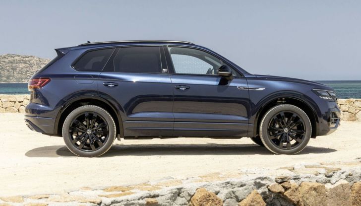 Volkswagen Touareg: a metà giugno arriva la versione speciale “Edition 20” - Foto 5 di 10
