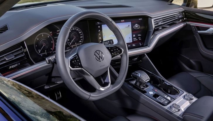Volkswagen Touareg: a metà giugno arriva la versione speciale “Edition 20” - Foto 6 di 10