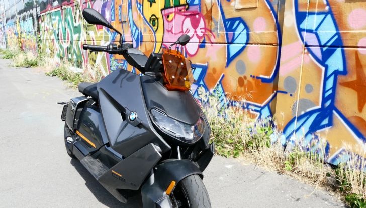 BMW CE04: test ride del nuovo scooter elettrico - Foto 9 di 51