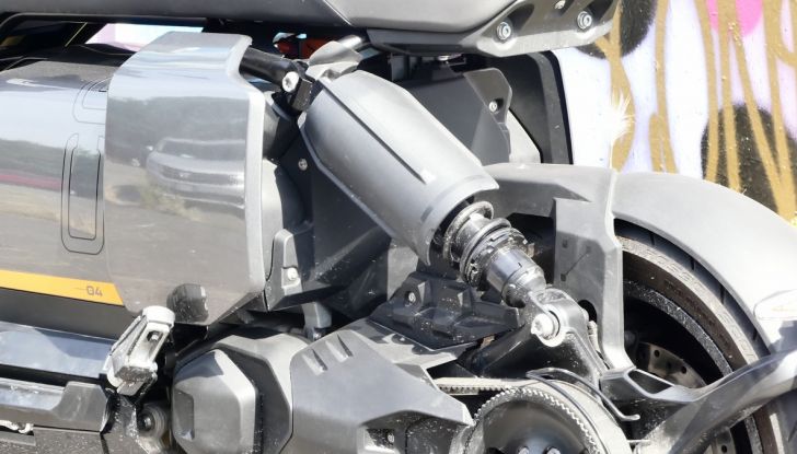 BMW CE04: test ride del nuovo scooter elettrico - Foto 23 di 51