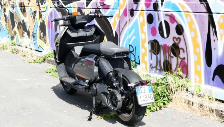 BMW CE04: test ride del nuovo scooter elettrico - Foto 24 di 51