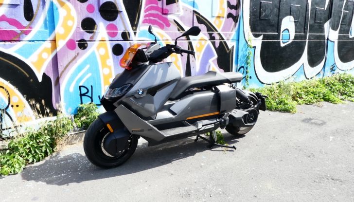 BMW CE04: test ride del nuovo scooter elettrico - Foto 27 di 51