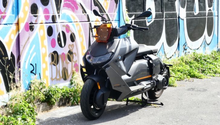 BMW CE04: test ride del nuovo scooter elettrico - Foto 28 di 51