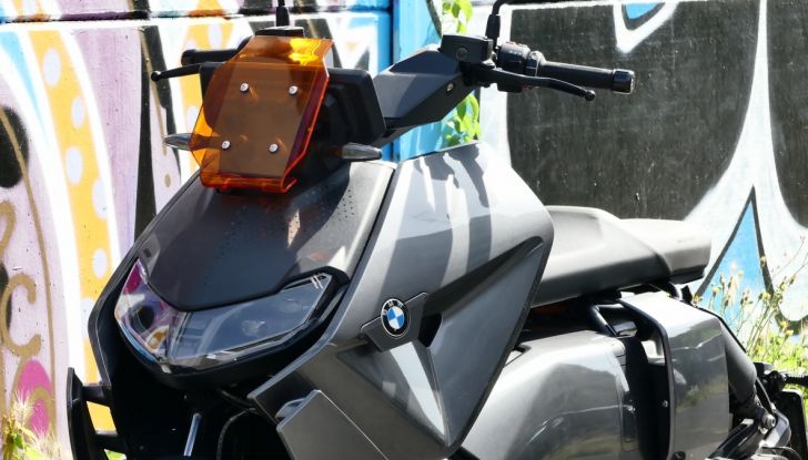 BMW CE04: test ride del nuovo scooter elettrico - Foto 29 di 51