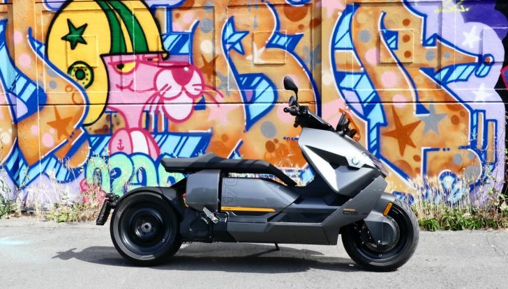 BMW CE04: test ride del nuovo scooter elettrico - Foto 1 di 51
