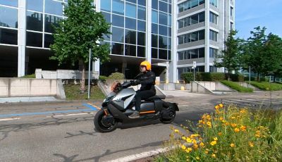BMW CE04: test ride del nuovo scooter elettrico