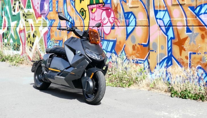 BMW CE04: test ride del nuovo scooter elettrico - Foto 4 di 51