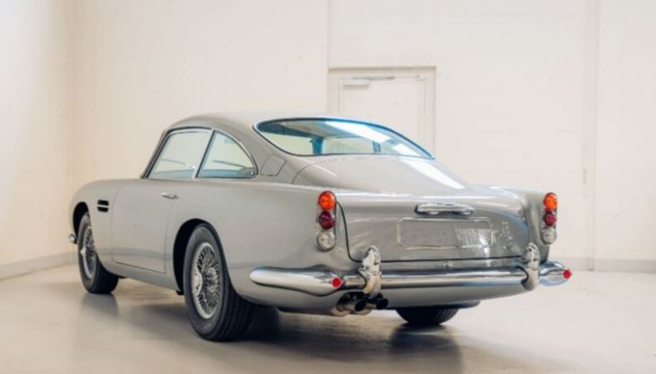 All’asta l’Aston Martin DB5 di James Bond: quale sarà il suo prezzo? - Foto 6 di 11