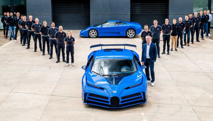 Bugatti Centodieci: il primo esemplare rende omaggio alla EB110 Blue - Foto 11 di 13