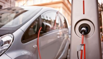 Roma vuole l’elettrico: entro il 2025 in arrivo 5.000 colonnine per la ricarica
