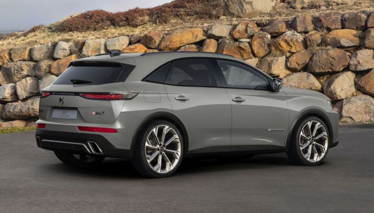 Nuovo DS7 2022: prezzi, motori e allestimenti del SUV francese provato su strada - Foto 8 di 17